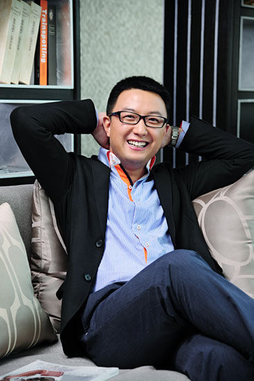 2013SMG名优主持人候选人-黄伟