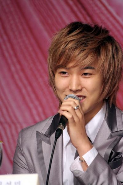 图文sj处女影片举办记者会成员晟敏