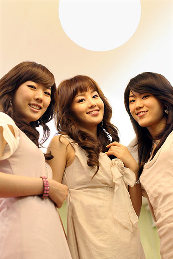 图文:韩国组合三代变迁之seeya--阳光美少女