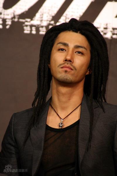 车承元长发不羁