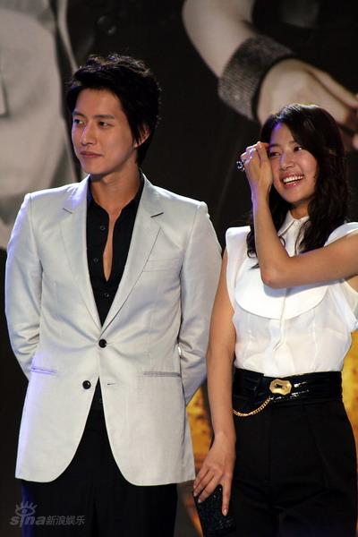 图文:《伊甸之东》记者会--朴海镇与韩智慧