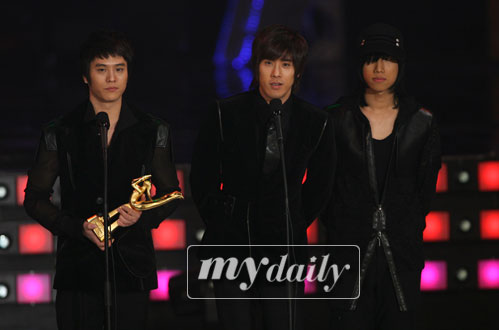 SG WANNA BE《我的人》获颁第六个本奖