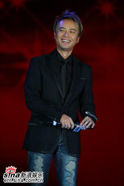 李克勤获封年度“卖碟王”