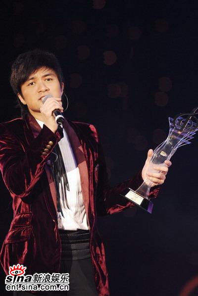 古巨基《爱得太迟》获全球华人至尊金曲