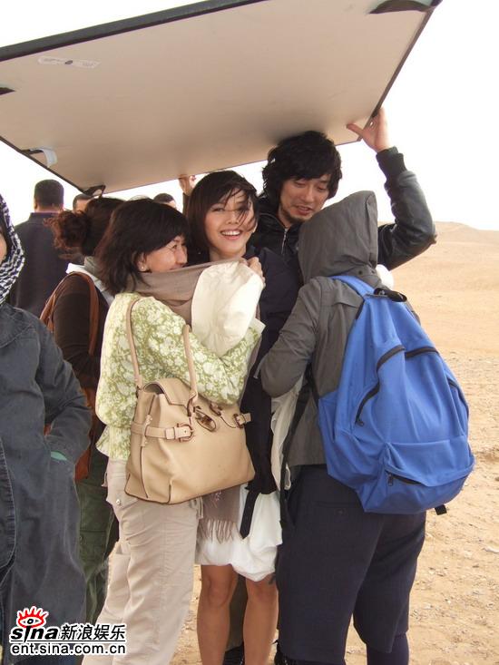 远赴埃及拍摄MV
