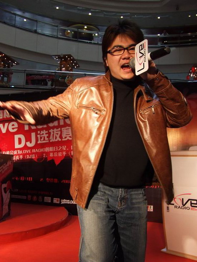 卢东华玩转“王力宏”