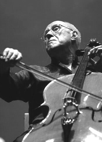 著名大提琴家罗斯特罗波维奇