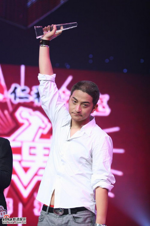 也许吉杰举起奖杯那刻就想到了退出(编者按)