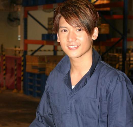 粤港十年网娱盛典最具潜力新力军男歌手关智斌