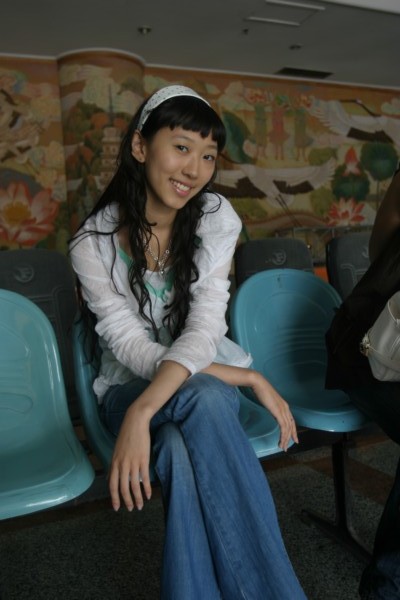 "绝唱"退赛选手张可佳顺利成"新人"(附图)