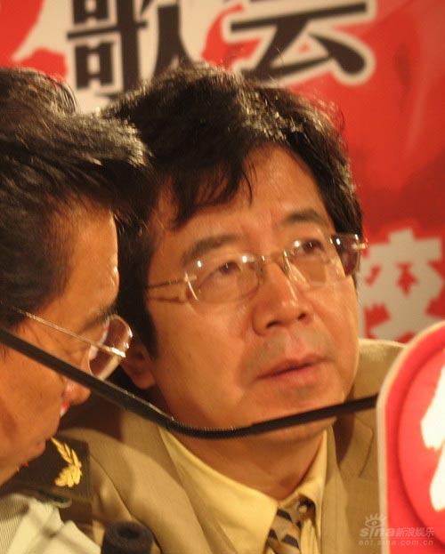 资料图片:2007中国红歌会评委-滕矢初