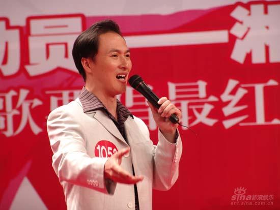 前往莫斯科的彭东方再现红色舞台