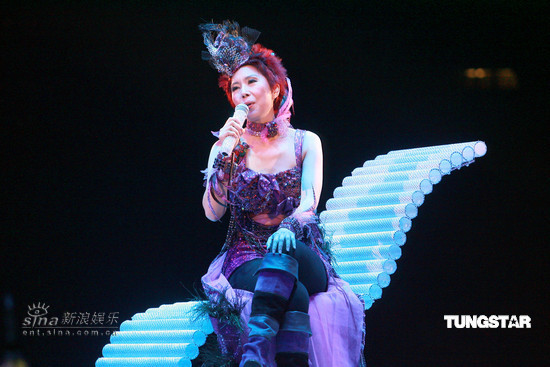 (听歌) 过往拍过的电视剧集,关菊英"溏心演唱会"正式在红馆开唱