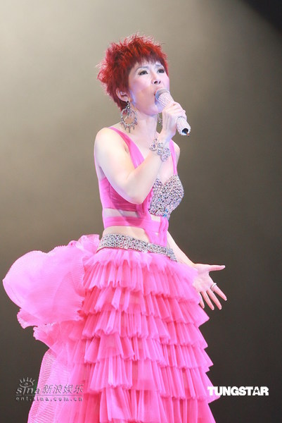 (听歌) 过往拍过的电视剧集,关菊英"溏心演唱会"正式在红馆开唱