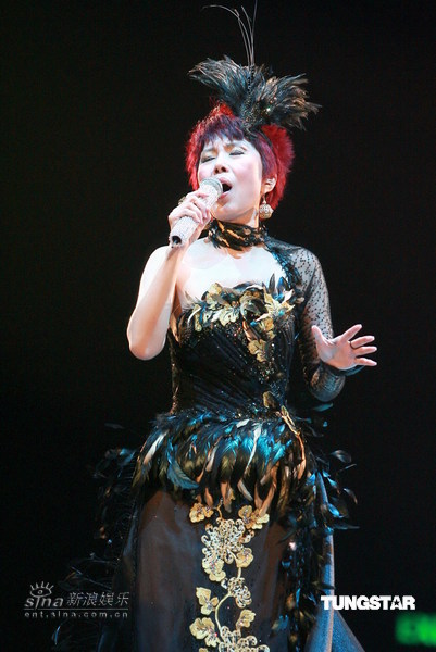 (听歌) 过往拍过的电视剧集,关菊英"溏心演唱会"正式在红馆开唱