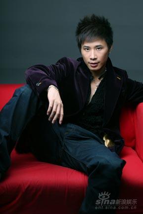 彭亮脱离中国力量飞得更高 新歌再掀原创风(图)