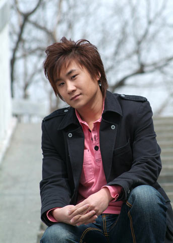 王征筹拍mv秀车技 38度遭遇冰火感受(附图)