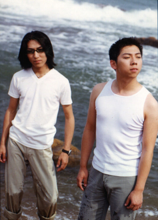 资料图片:羽泉十年音乐历程--1999年最美