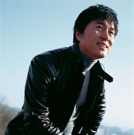 满文军荣获"奥运火炬手" 新单曲蝉联冠军(图)