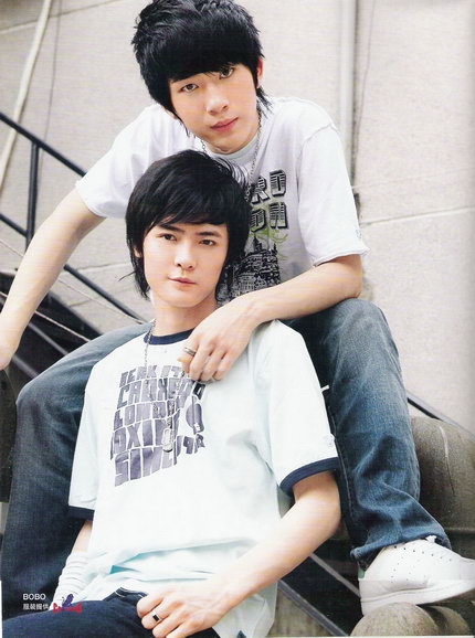 4日13时"bobo"组合独家做客聊签约华谊(图)