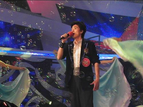 实力派歌手黄训国高唱《苏区干部好作风》