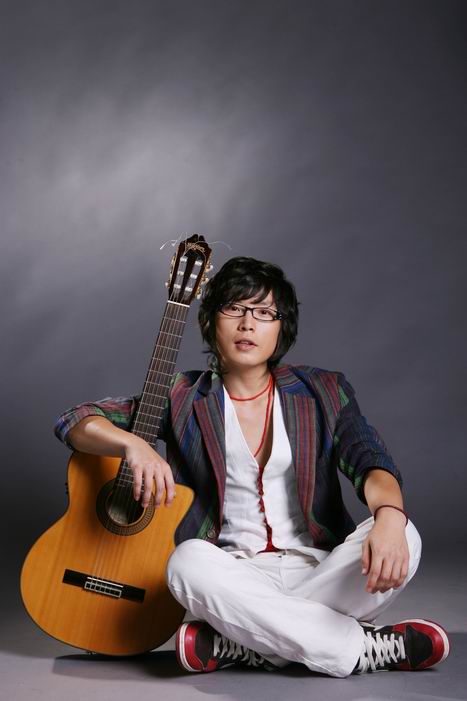 大学生音乐节选手陈浩:吉他就是我的左手(图)