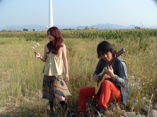 爱乐团成时尚新宠拍写真 最新单曲十月发行(图)