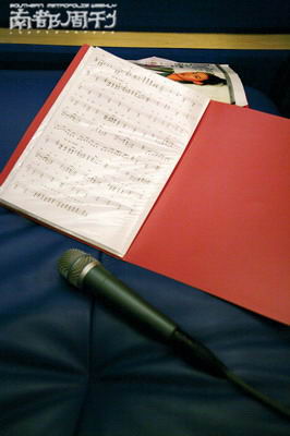 新专辑的乐谱。