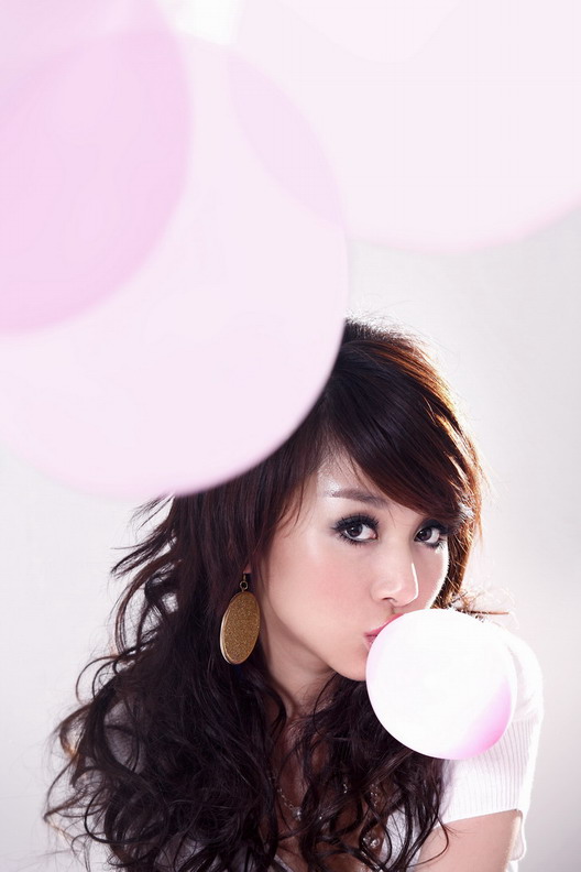 泡泡糖女生戴雪儿21日将与师兄罗中旭同台