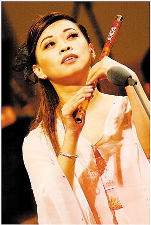 申城艺术家金色大厅载誉归陈燮阳,关栋天,史依弘,唐俊乔……这些观众