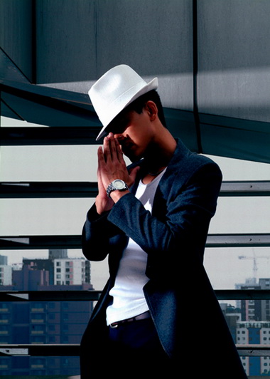 新人王一凡联手李风持 打造男色新感官世界(图)