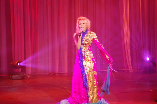 快讯:蒙古族歌手玉萨演唱《玉萨》