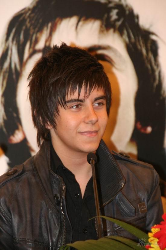 世界歌唱神童迪克兰明年5月上海举行演唱会(图)