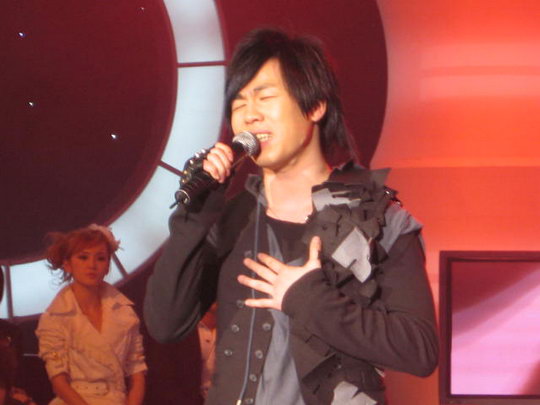 胡彦斌演绎《巴黎铁塔》