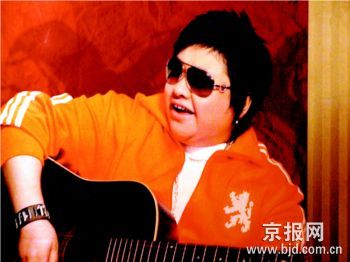 韩红演唱30余首歌曲