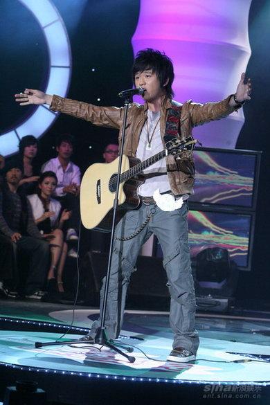 李林现场唱《离歌》