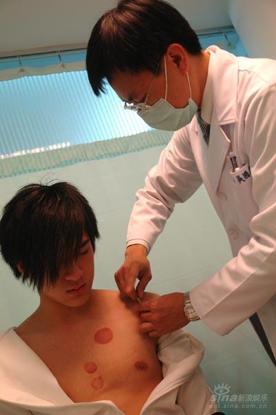 沈建宏骨折影响宣传 篮球生涯遭经纪人封杀(图)