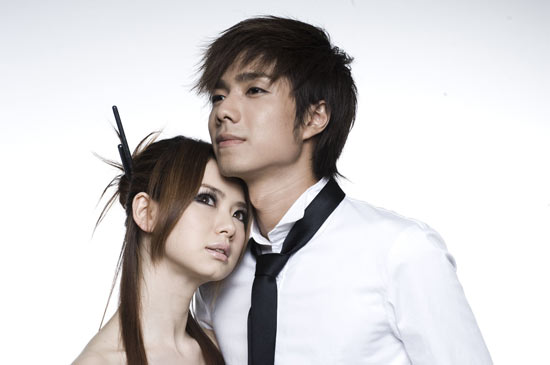 庆功版除了CD外还加送一张DVD