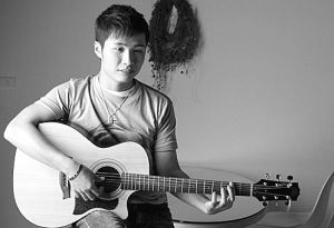 新加坡盲人歌手陈伟联