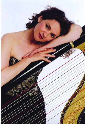 竖琴演奏家伊萨贝尔-贝琳