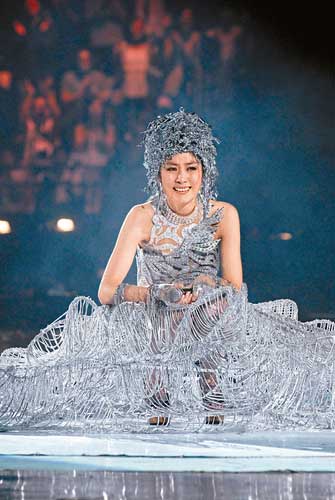 谈到男友Alex的求婚浪漫举动，陈慧琳再次泪如泉涌