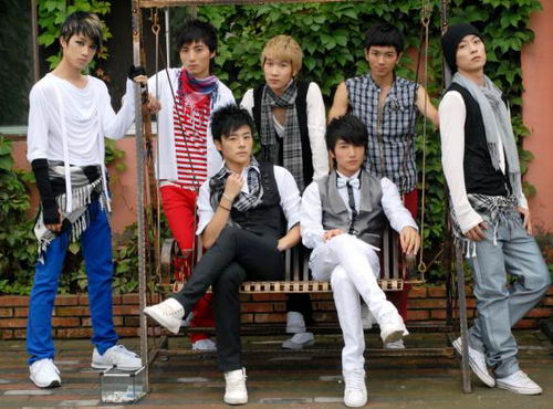 A One组合暗夸蔡依林韩国宝儿引争议 手机新浪网