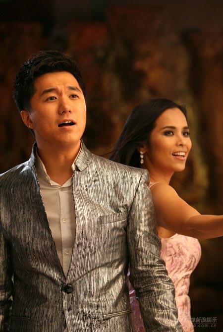 师鹏与韦唯合拍《超越》MV