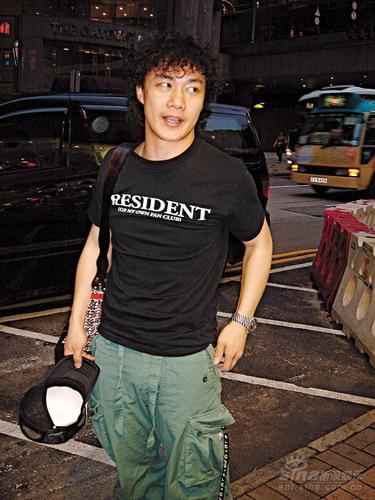 传陈奕迅的父亲陈裘大获"保外就医".(资料图片)