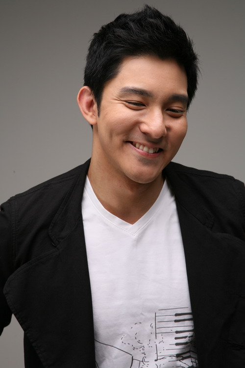 《爱是流动的》荣登榜首 立威廉韩智慧分享喜悦