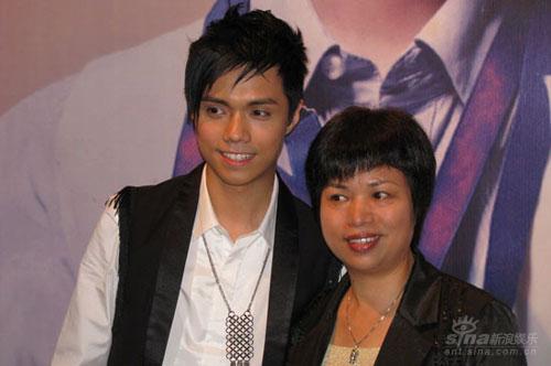 张敬轩和妈妈