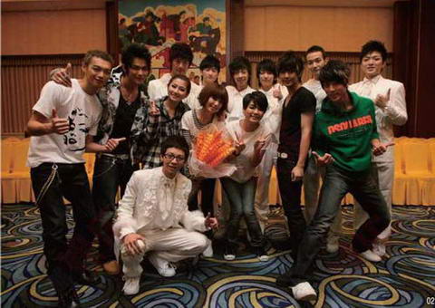 风云帮、S.H.E、飞轮海共同参加巡演