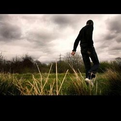 Brett Anderson今年的新专辑《Wilderness》很悲伤