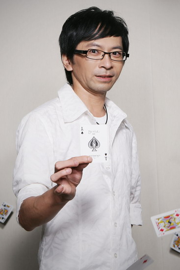 黄中原父亲病逝曾让他放弃音乐