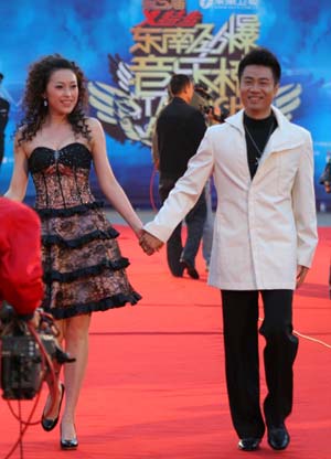 东南台一姐薛晗喆和梁秋予去年携手